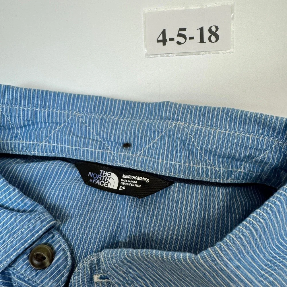 The North Face Shirt Mens Small Blue Button Down Gorpcore Outdoor